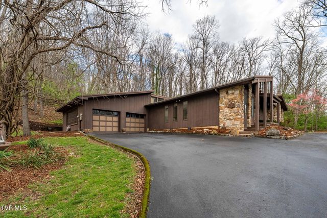 102 Tracy Lane, Bristol, TN 37620