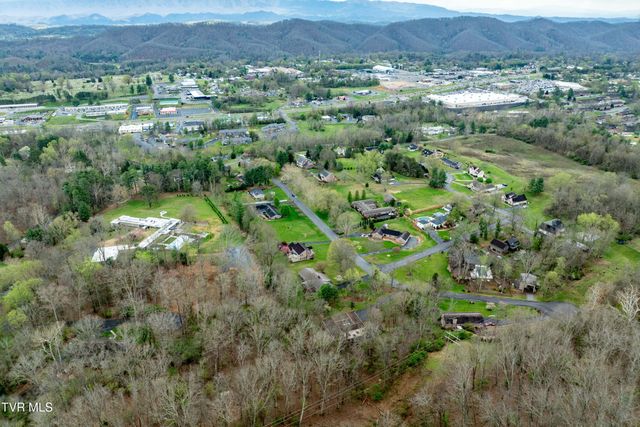 102 Tracy Lane, Bristol, TN 37620