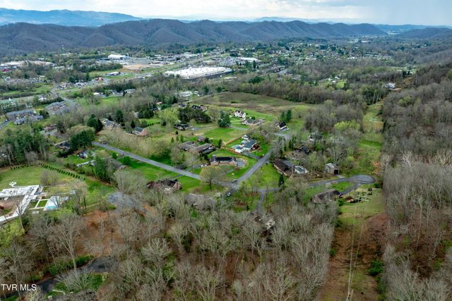 102 Tracy Lane, Bristol, TN 37620