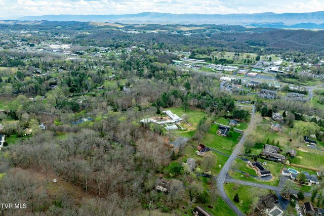 102 Tracy Lane, Bristol, TN 37620