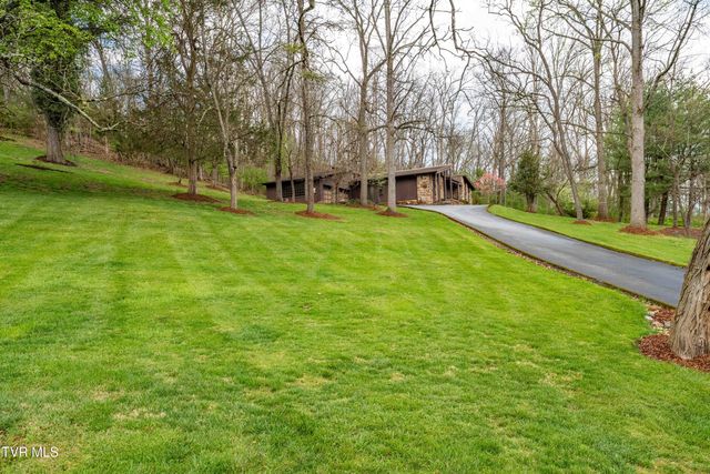 102 Tracy Lane, Bristol, TN 37620