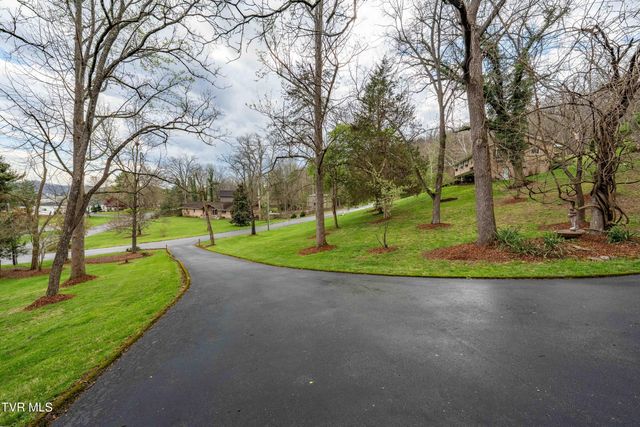 102 Tracy Lane, Bristol, TN 37620