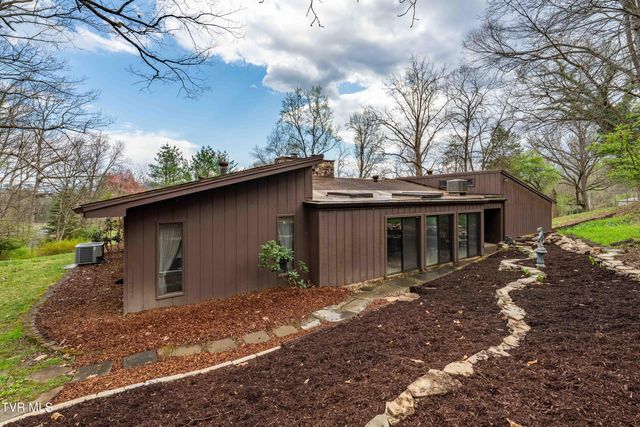 102 Tracy Lane, Bristol, TN 37620