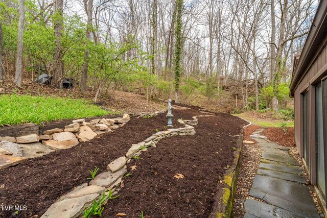 102 Tracy Lane, Bristol, TN 37620