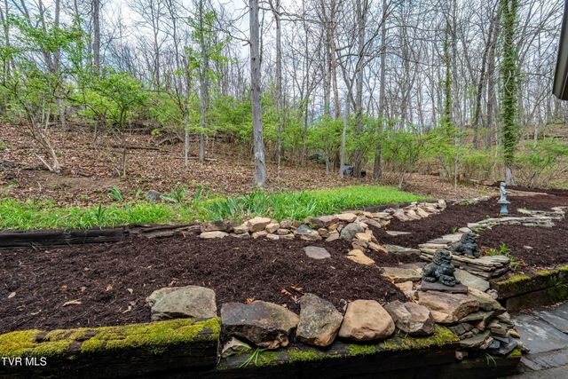 102 Tracy Lane, Bristol, TN 37620