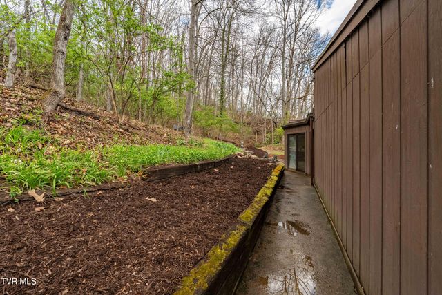 102 Tracy Lane, Bristol, TN 37620