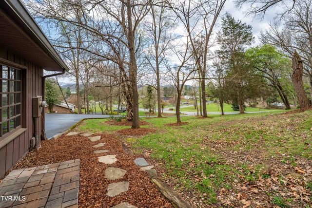 102 Tracy Lane, Bristol, TN 37620