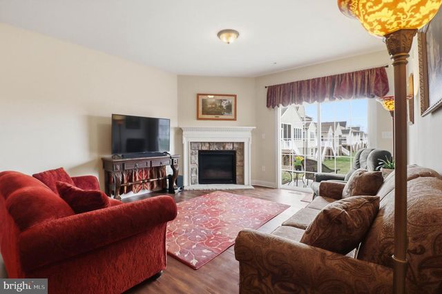637 LITITZ RESERVE LN, Lititz, PA 17543