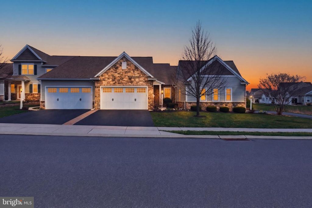 637 LITITZ RESERVE LN, Lititz, PA 17543