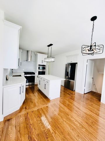 1932 East Avenue, Berwyn, IL 60402