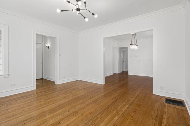 1932 East Avenue, Berwyn, IL 60402