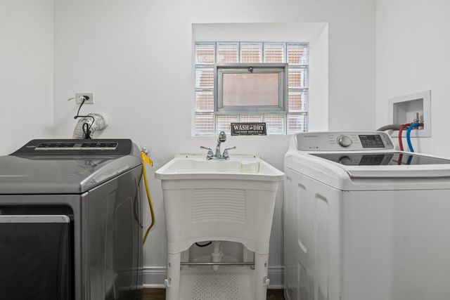 1932 East Avenue, Berwyn, IL 60402