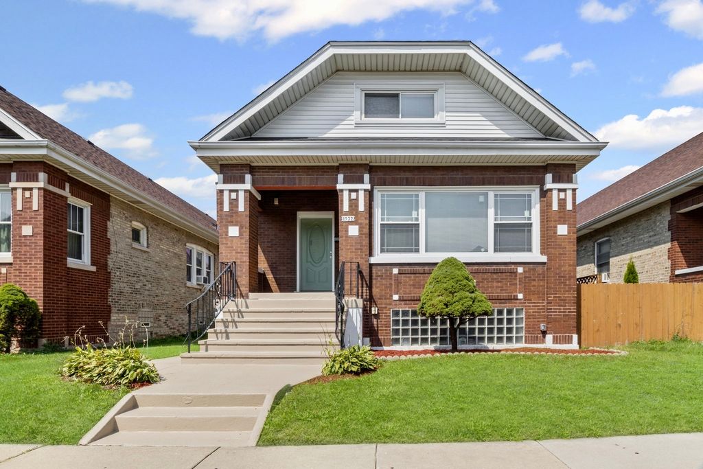 1932 East Avenue, Berwyn, IL 60402