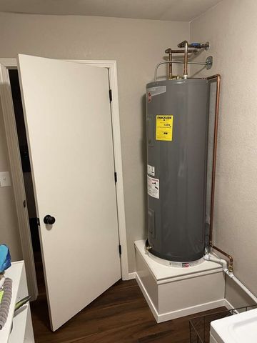 6243 Crest Lane, Oak Grove, TX 75142