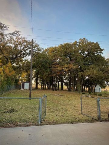 6243 Crest Lane, Oak Grove, TX 75142