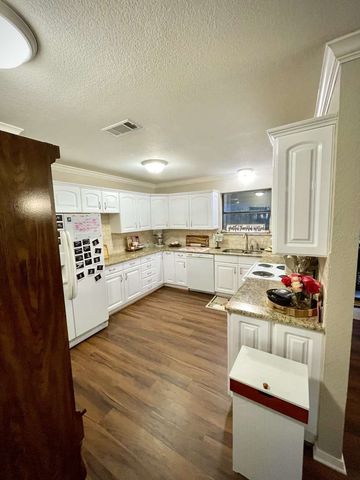 6243 Crest Lane, Oak Grove, TX 75142