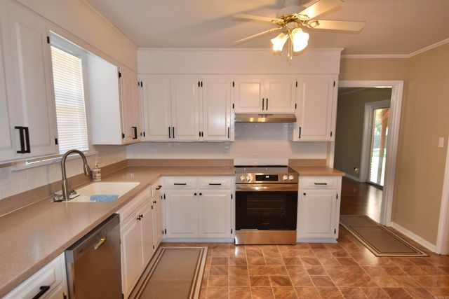 1117 Pine Bluff Street, Malvern, AR 72104