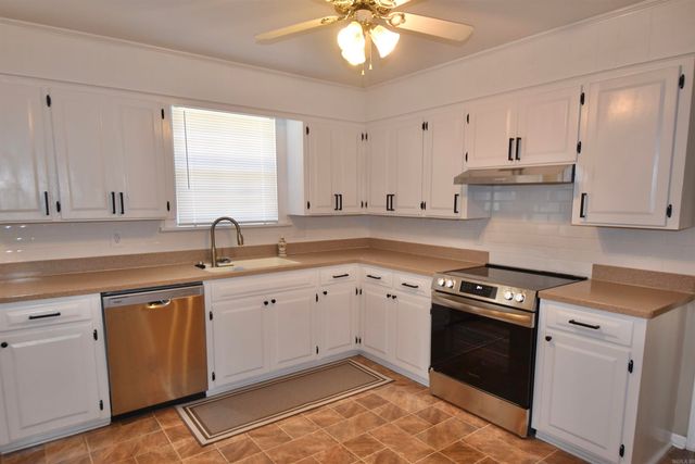 1117 Pine Bluff Street, Malvern, AR 72104