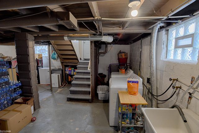 918 Vanderburgh Place, Port Huron, MI 48060