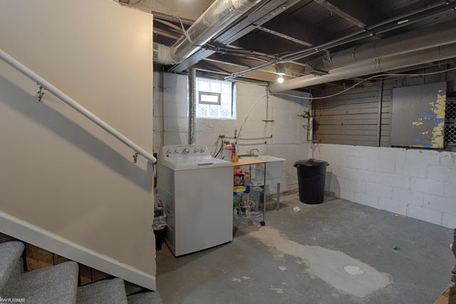 918 Vanderburgh Place, Port Huron, MI 48060