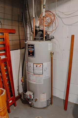 918 Vanderburgh Place, Port Huron, MI 48060