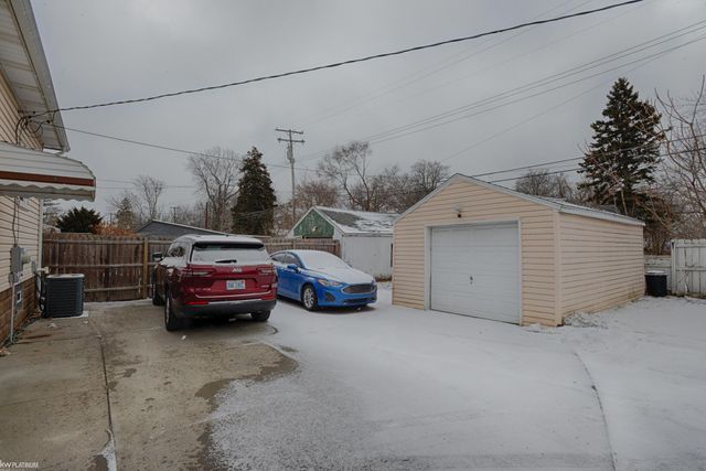 918 Vanderburgh Place, Port Huron, MI 48060