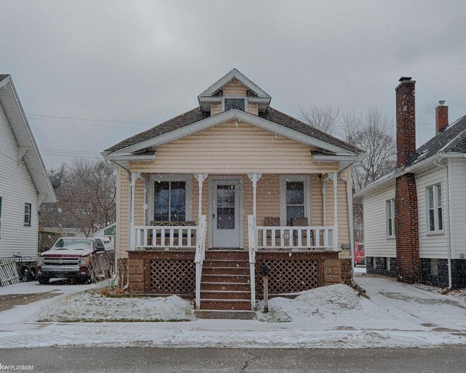 918 Vanderburgh Place, Port Huron, MI 48060