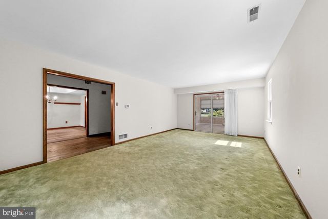 5 WESTWOOD CT, Medford, NJ 08055