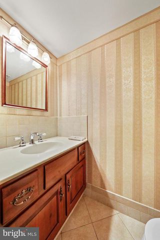 5 WESTWOOD CT, Medford, NJ 08055