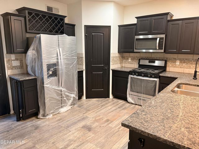 14270 RICHARD WILES, El Paso, TX 79938