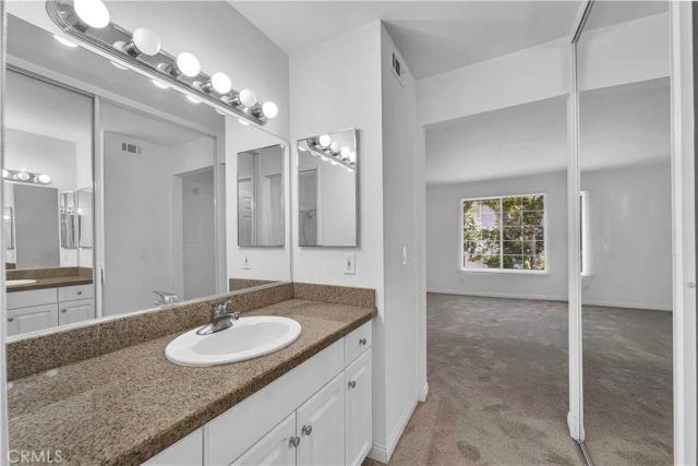 5535 Canoga 332, Woodland Hills, CA 91367