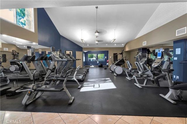 5535 Canoga 332, Woodland Hills, CA 91367