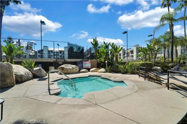 5535 Canoga 332, Woodland Hills, CA 91367