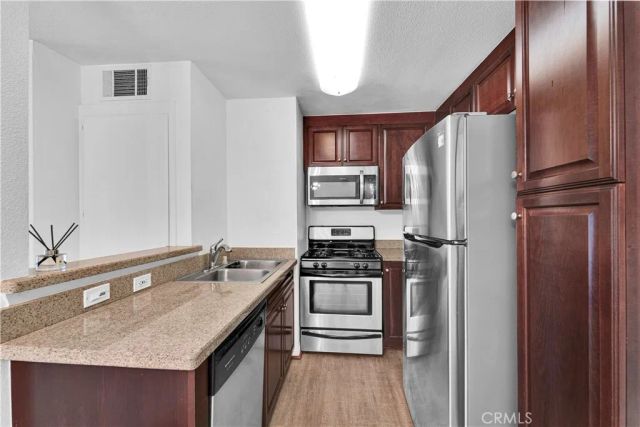 5535 Canoga 332, Woodland Hills, CA 91367