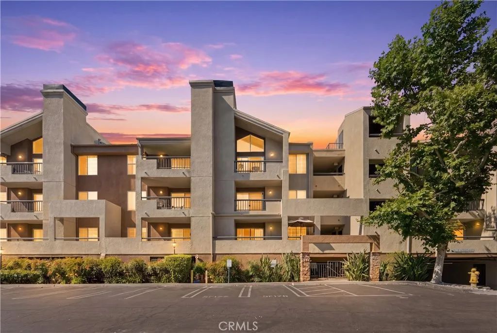 5535 Canoga 332, Woodland Hills, CA 91367
