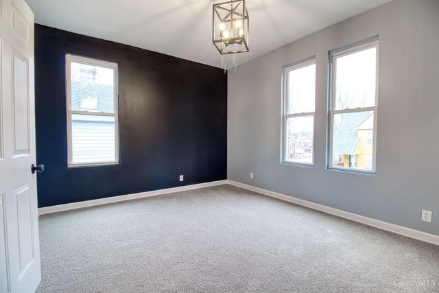 6107 Clephane Avenue, Cincinnati, OH 45227