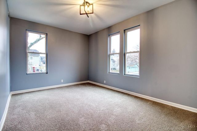 6107 Clephane Avenue, Cincinnati, OH 45227