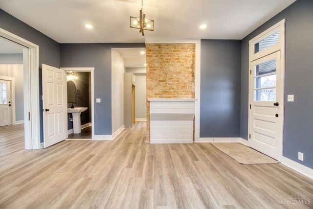 6107 Clephane Avenue, Cincinnati, OH 45227