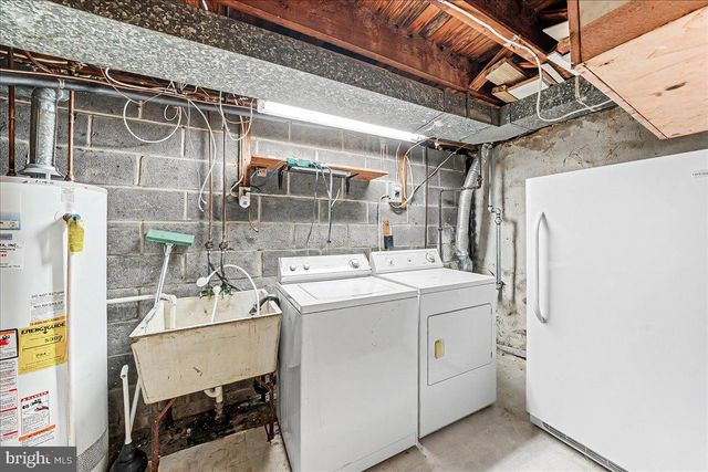 1515 YATES AVE, Marcus Hook, PA 19061