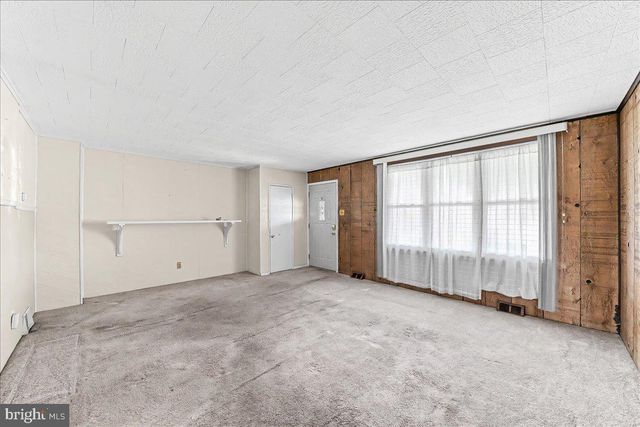 1515 YATES AVE, Marcus Hook, PA 19061