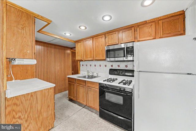 1515 YATES AVE, Marcus Hook, PA 19061