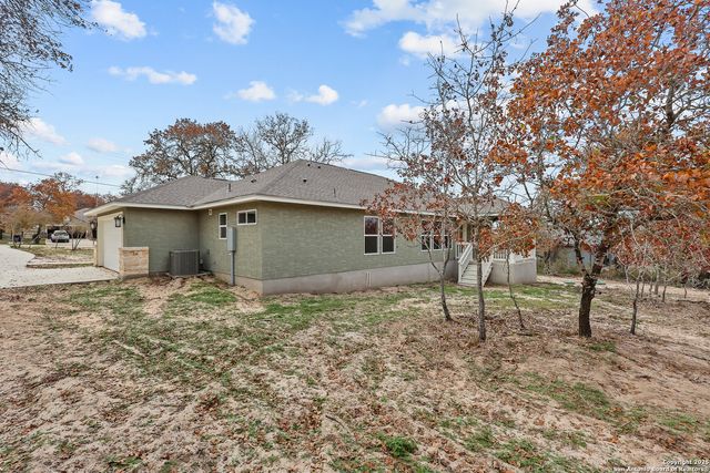 195 Log Cabin, Poteet, TX 78065