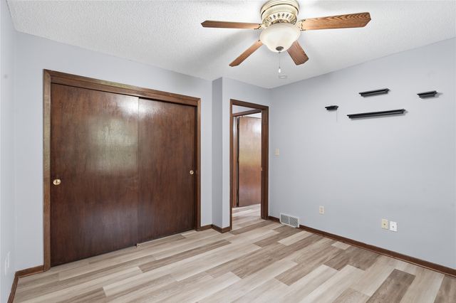 1240 49th Street 6, West Des Moines, IA 50266