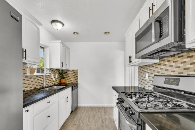 5736 Ensign St, Fair Oaks, CA 95628