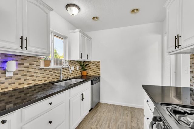 5736 Ensign St, Fair Oaks, CA 95628