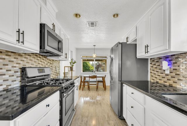 5736 Ensign St, Fair Oaks, CA 95628