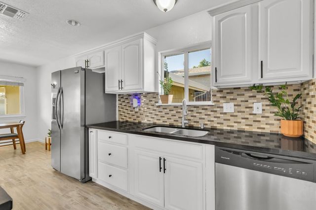 5736 Ensign St, Fair Oaks, CA 95628