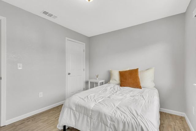 5736 Ensign St, Fair Oaks, CA 95628