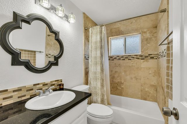5736 Ensign St, Fair Oaks, CA 95628