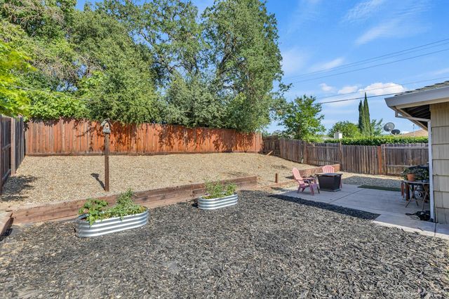 5736 Ensign St, Fair Oaks, CA 95628